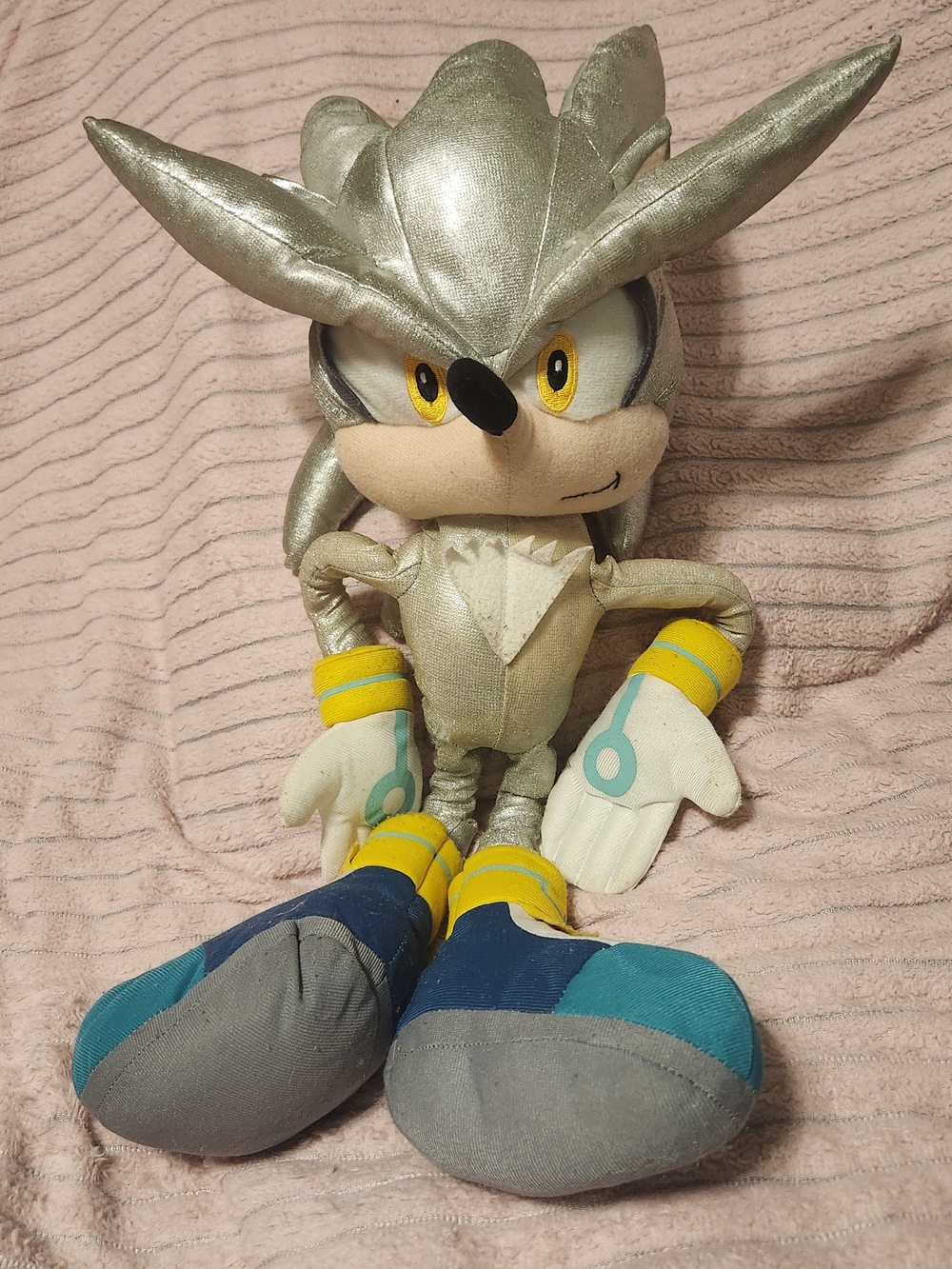 Sonic Silver The Hedgehog Pre-Loved Official Sega Toy Produced in 2009